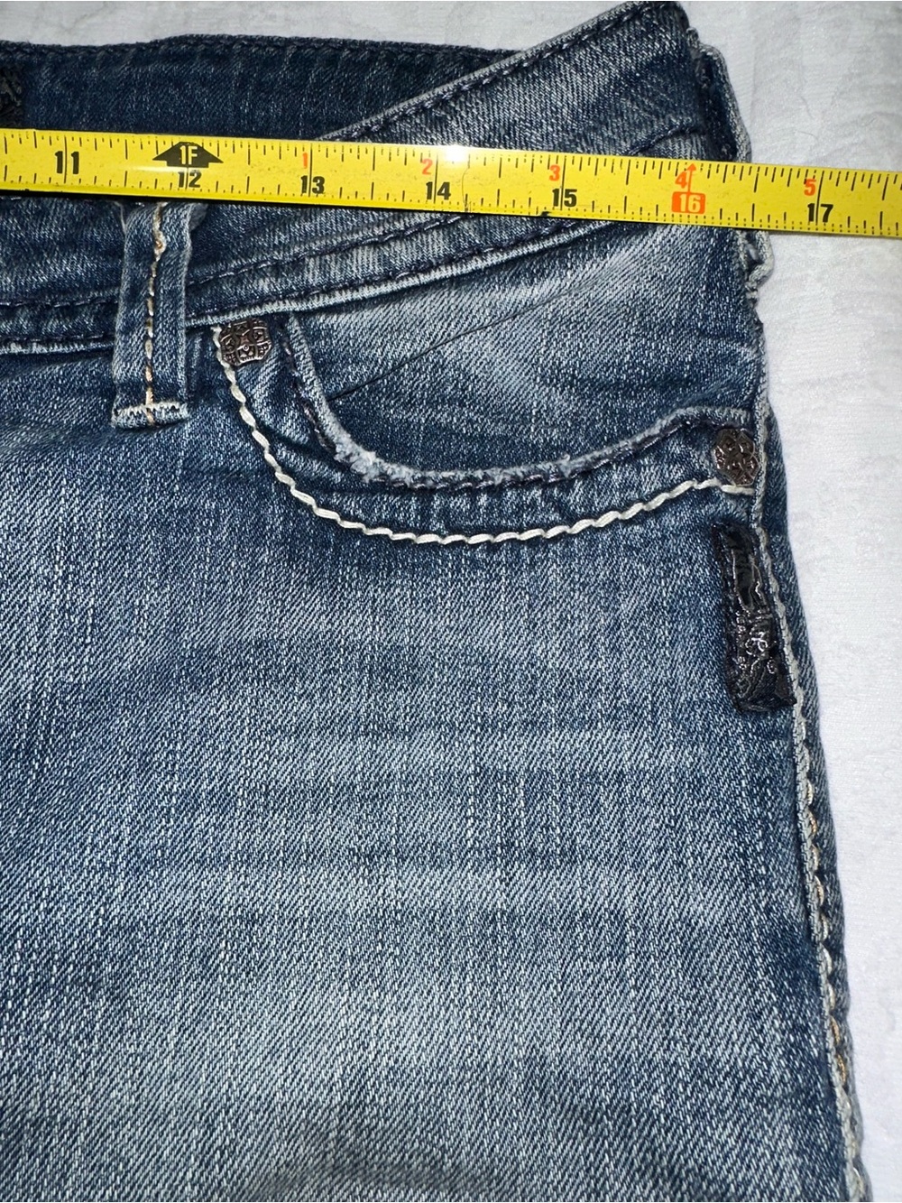 Silver Jeans Women's Faded Blue Denim Bermuda Shorts with Frayed Hem - Picture 3 of 11